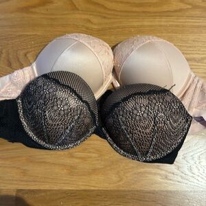 2 VS 32DD stapless bras